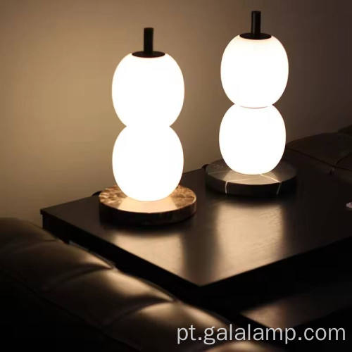 Candeeiro de pé LED moderno em mármore para salas de estar elegantes